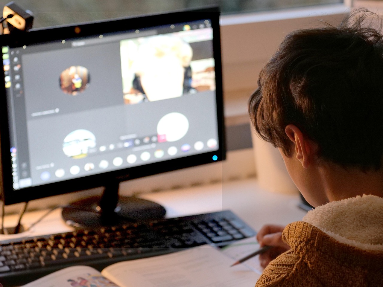 child, student, video conference, computer, monitor, screen, webcam, video call, education, e-learning, distance learning, homeschooling, online learning, technology, kid, young, study, learning, lesson, video conference, webcam, video call, video call, distance learning, online learning, online learning, online learning, online learning, online learning